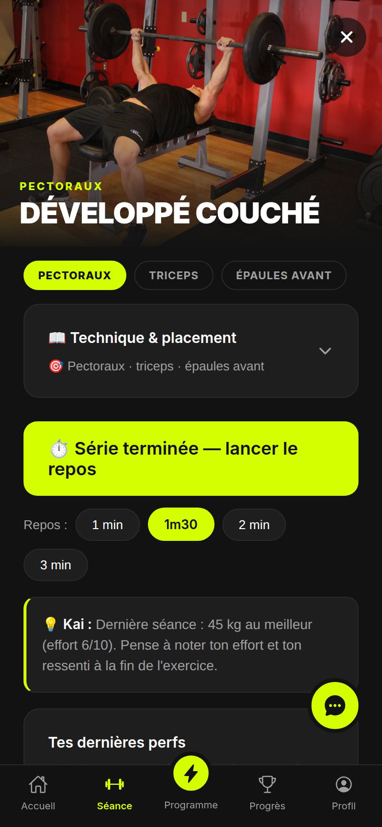 Page d'exercice : développé couché avec photo, muscles ciblés et chrono de repos